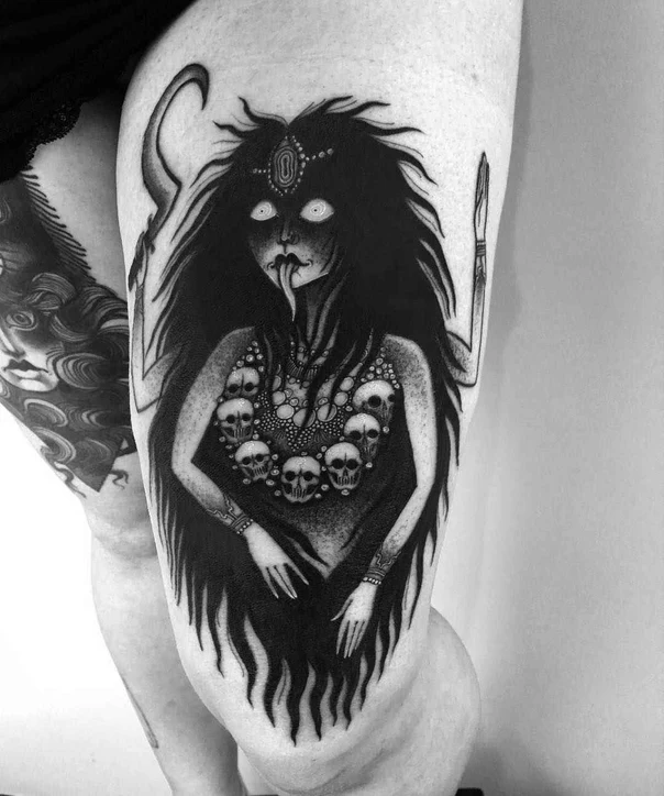 Blackwork Skull, Figure tattoo on Thigh