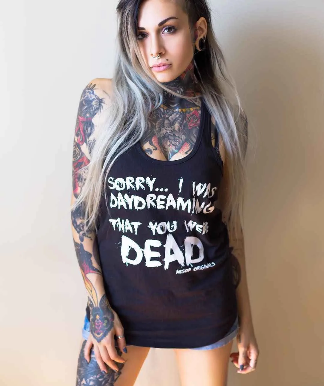 Modello tatuato Slim Suicide , modello alternativo, ragazza tatuata | Milano, Italia