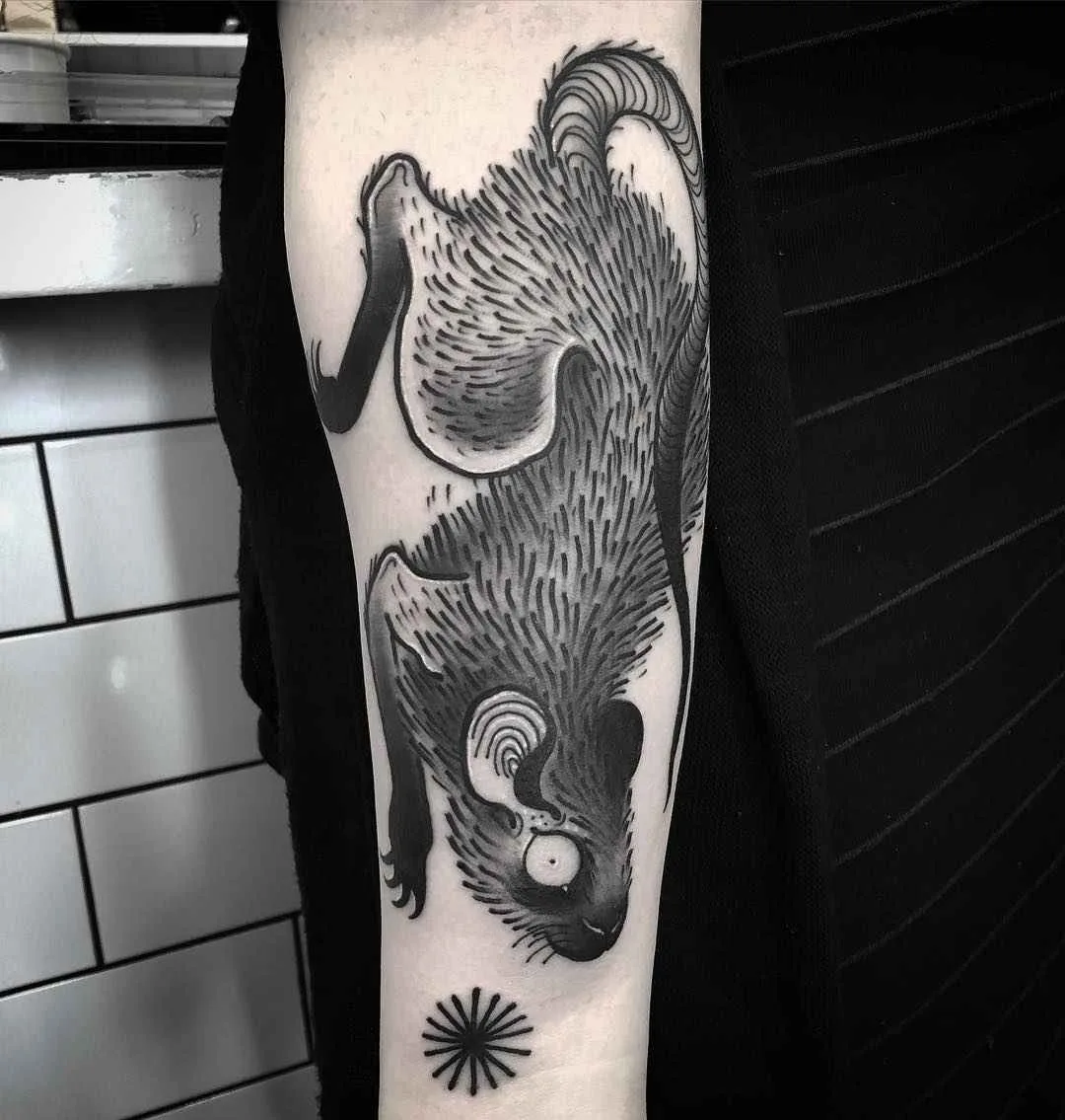 Artista de tatuagem Laura Yahna cria estilo de tatuagem blackwork | Alemanha, EUA