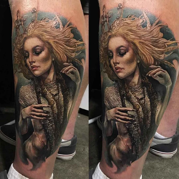 Realism Woman, Crown tattoo on Calf