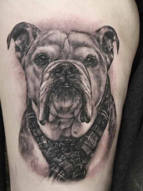 black and grey realism tatouage sur thigh #16974 | Artiste tatoueur Anthony Jenkins