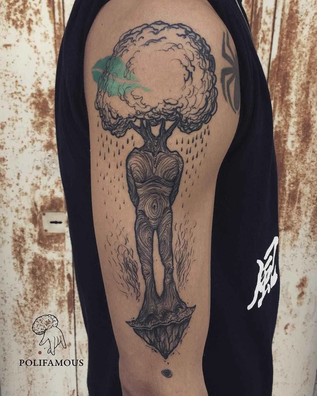 Artista di tatuaggi Conio black autori stile disegno tatuaggio - astratto, surreale | Milano, Italia