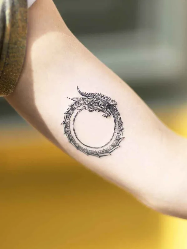 black and grey blackwork Tatuaggio su forearm #17162 | Tatuatore Alessandro Capozzi