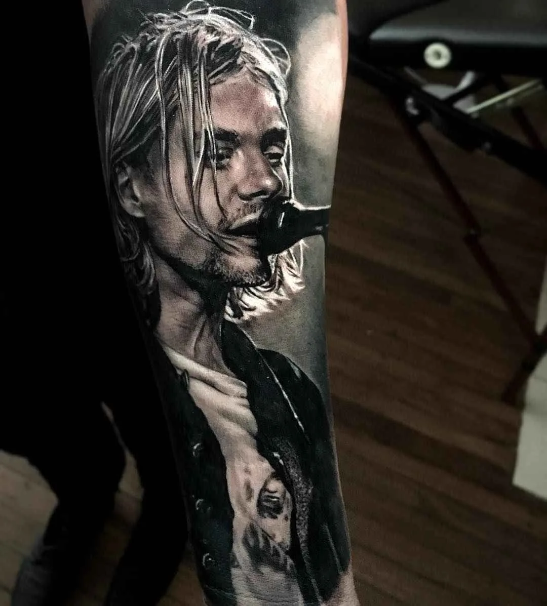 Tatuador Damon Holleis , tatuagem de figura em cores e preto e cinza realista | Sydney, Austrália