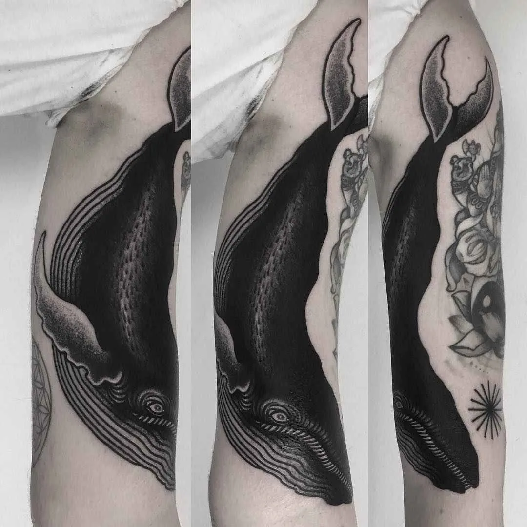 Artista de tatuagem Laura Yahna cria estilo de tatuagem blackwork | Alemanha, EUA