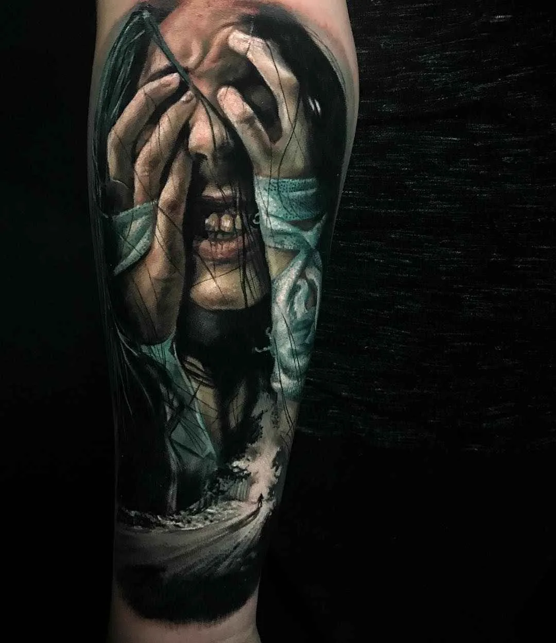 Tatuador Damon Holleis , tatuagem de figura em cores e preto e cinza realista | Sydney, Austrália