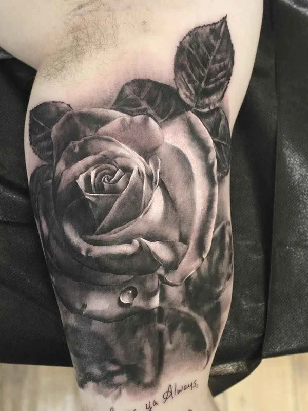 black and grey realism tatouage sur forearm #16969 | Artiste tatoueur Anthony Jenkins