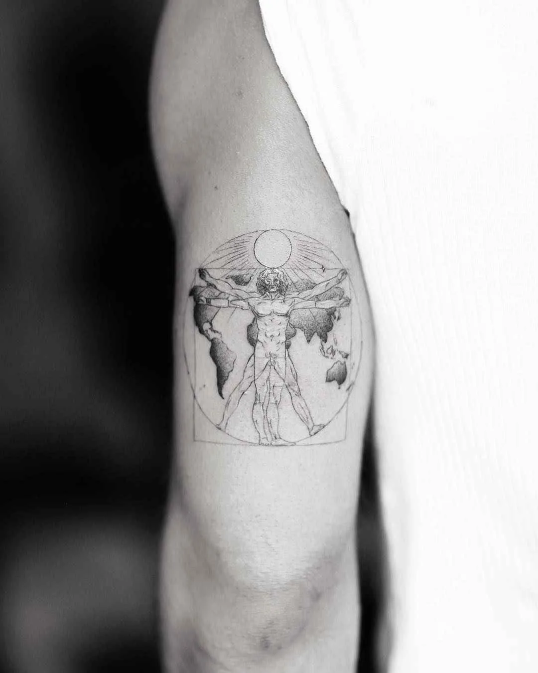 Artista de tatuagem Alessandro Capozzi tatuagem minimalista de autores negros | Roma, Itália