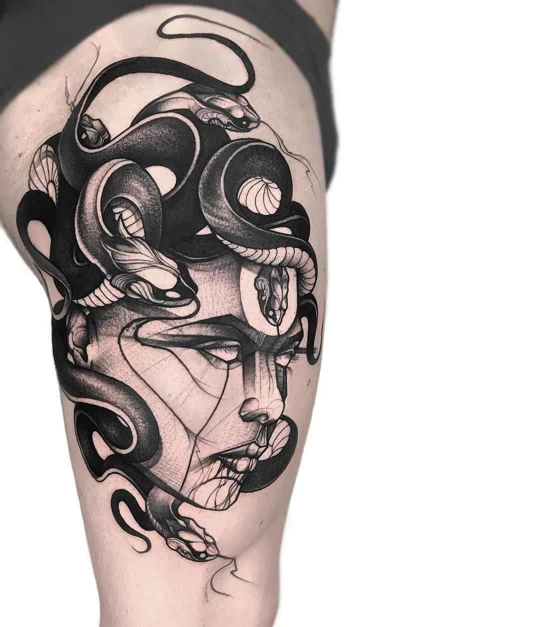 Tattoo artist Frank Carrilho authors Chaotic Blackwork tattoo | Portugal