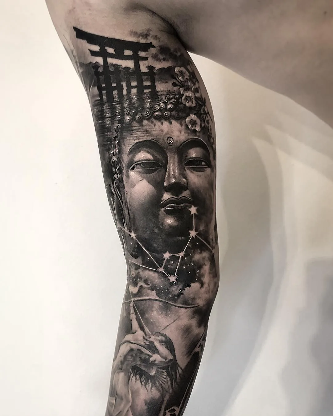 Artista del tatuaggio Ezequiel Samuraii, ritratto nero e grigio surreale horror tatuaggio realistico | Barcellona, Spagna
