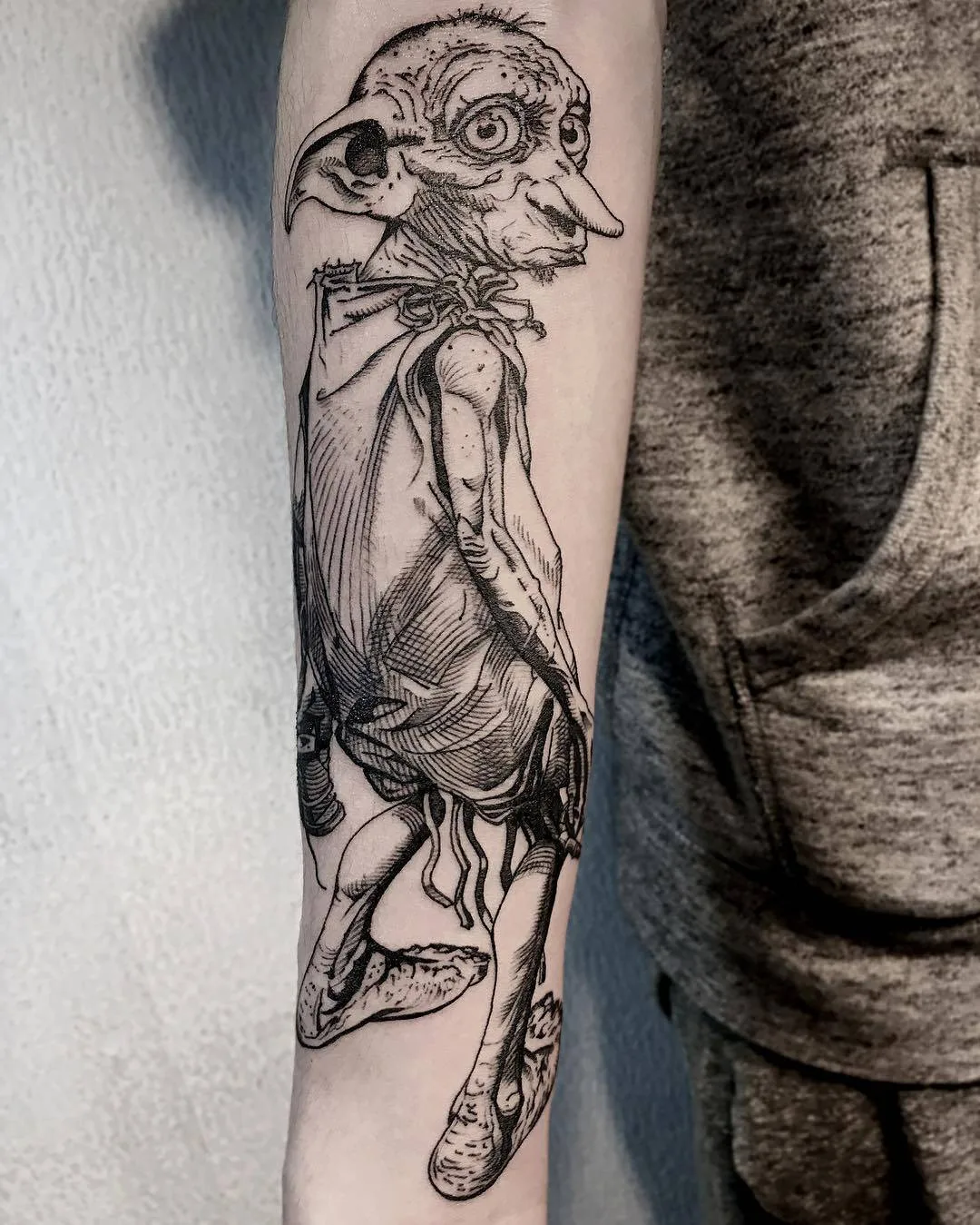 Artista tatuatore Oozy, bozzetto dell'autore di un tatuaggio surreale | Seoul, Corea