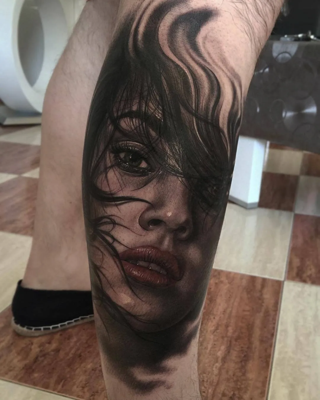 Tattoo artist Fred Thomas, black and grey portrait realistic tattoo | Spain