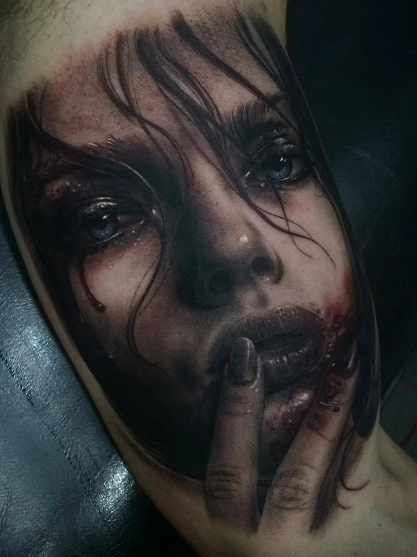 female black and grey realism Tatuaggio su forearm #27942 | Tatuatore Fred Thomas