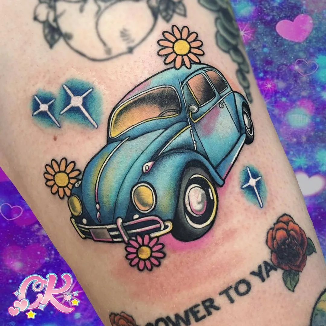 Artista tatuatore Carly Kawaii Kroll, tatuaggio colorato kawaii, stile new school | Melbourne, Australia