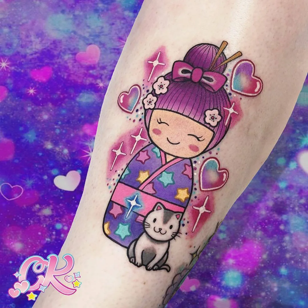 Artista tatuatore Carly Kawaii Kroll, tatuaggio colorato kawaii, stile new school | Melbourne, Australia