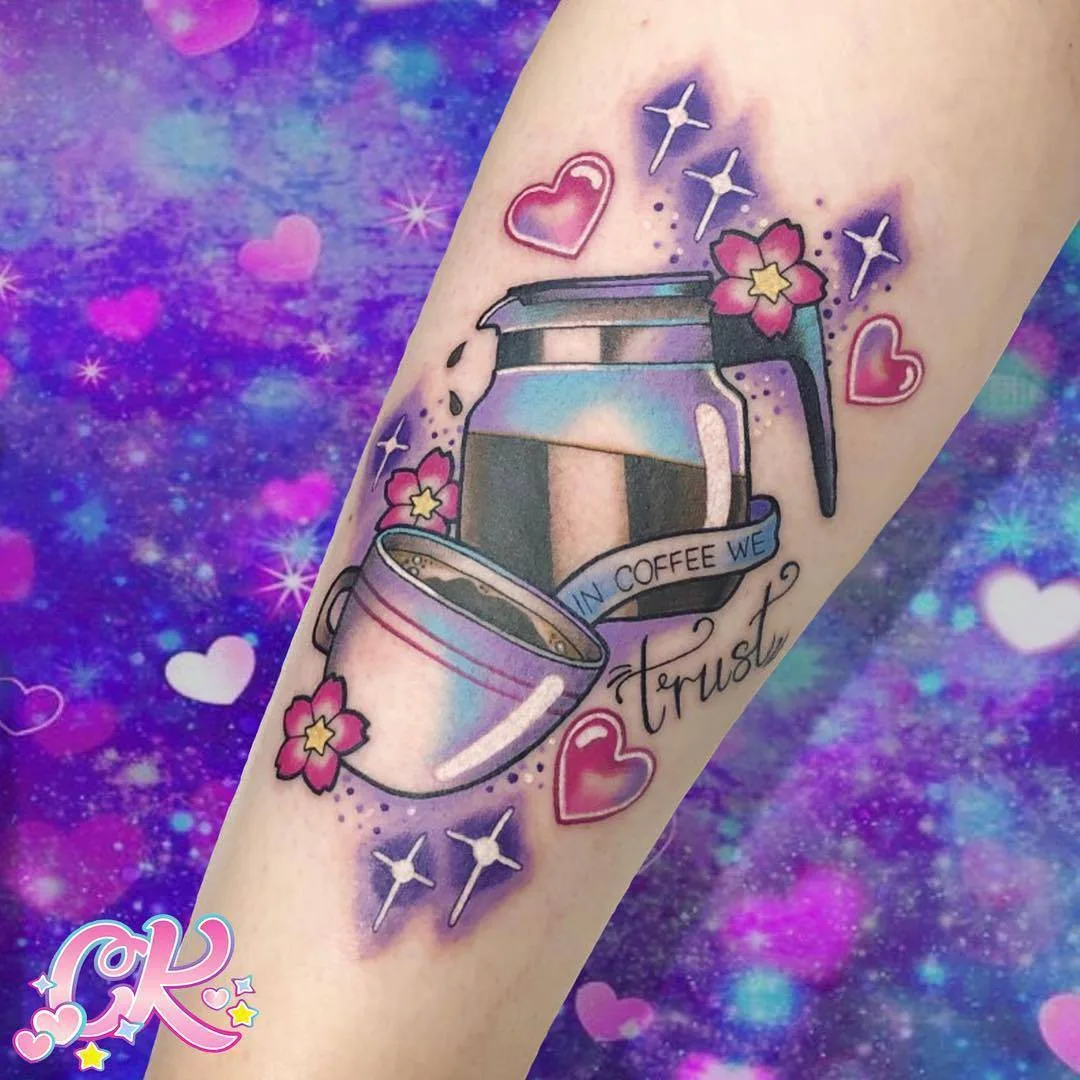 Artista tatuatore Carly Kawaii Kroll, tatuaggio colorato kawaii, stile new school | Melbourne, Australia