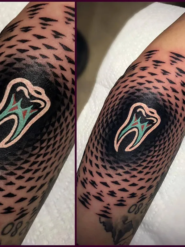 color blackwork tattoo auf elbow #27998 | Tätowierer Jake Gordon