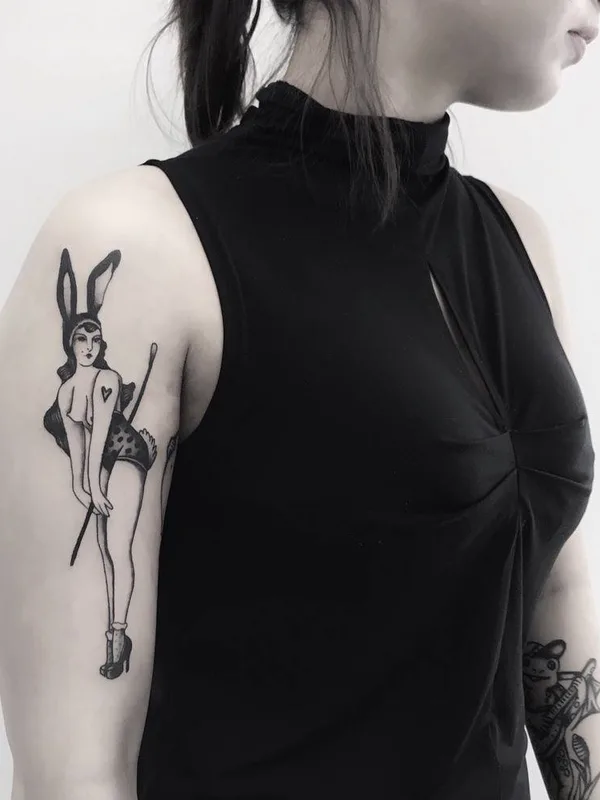 female black blackwork татуировка на upper arm #28028 | Тату мастер Лев Андрихов