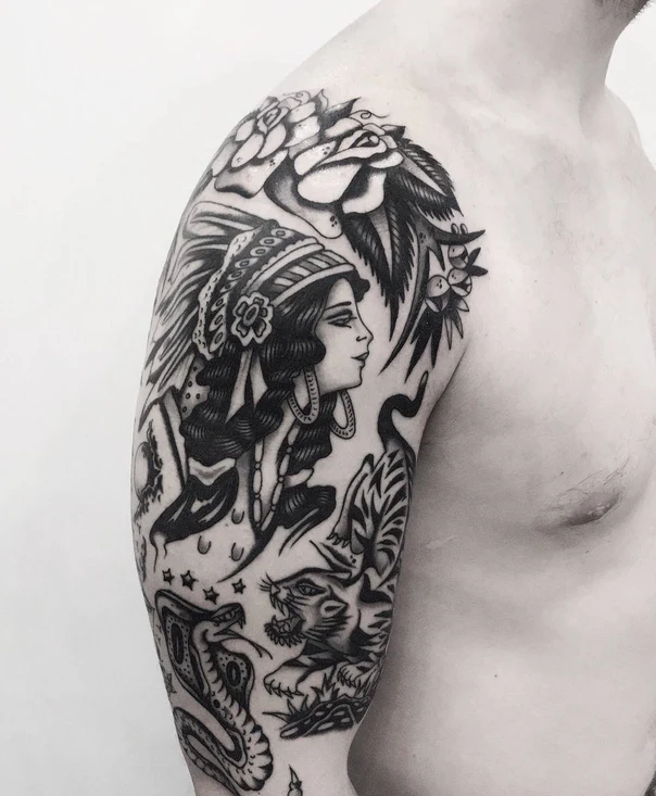 Традиционная Woman, Snake tattoo на Плечо