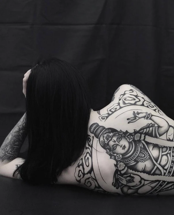 Блэкворк Figure, Clouds tattoo на Спина (полная)