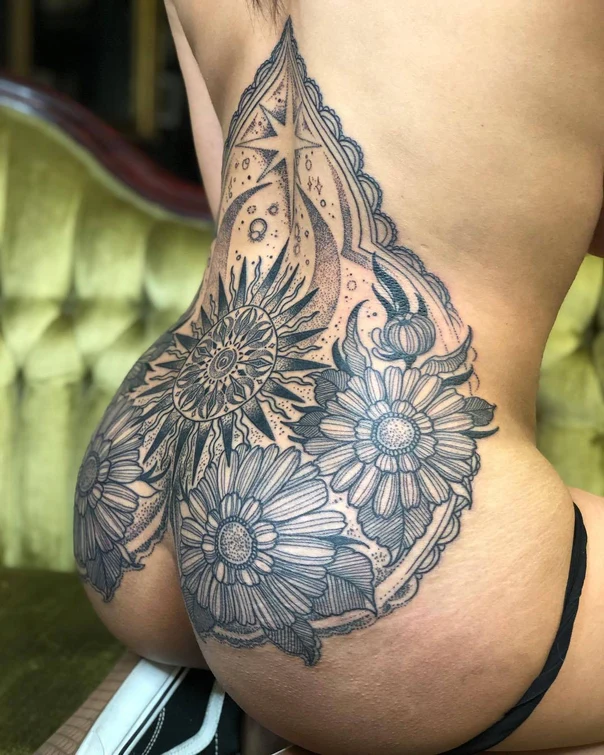 Blackwork Flowers, Sun tattoo on Hip