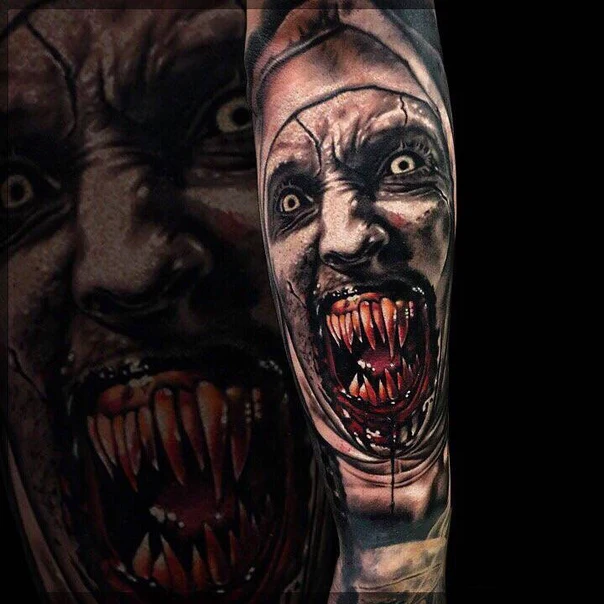 Реализм Horror, Demon tattoo на Предплечье