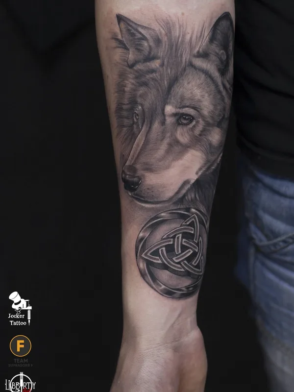 black and grey black and grey Tatuagem em forearm #28562 | Tatuador Evgen Jocker