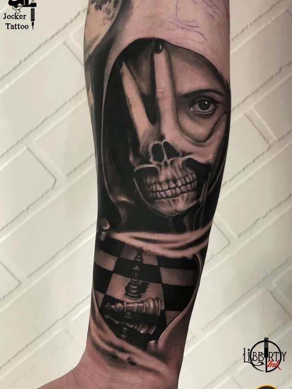 black and grey realism Tatuagem em forearm #28574 | Tatuador Evgen Jocker
