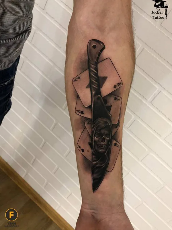 black and grey black and grey Tatuagem em forearm #28569 | Tatuador Evgen Jocker