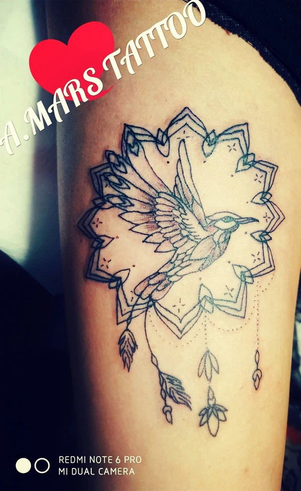 Лайнворк Bird, Mandala tattoo на Бедро