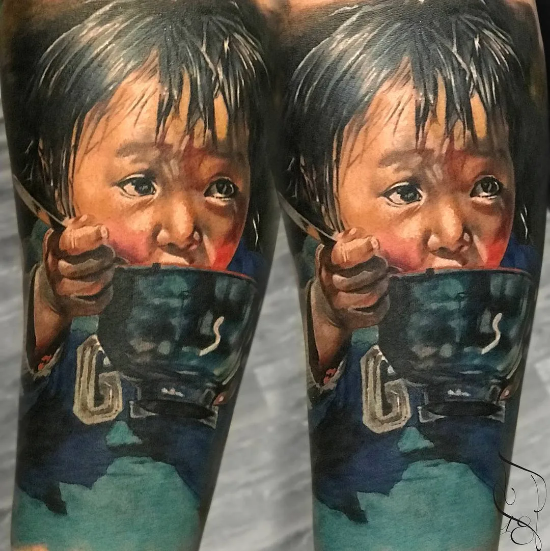 Artista del tatuaggio Laura Juan, ritratto a colori tatuaggio realistico | Madrid, Spagna