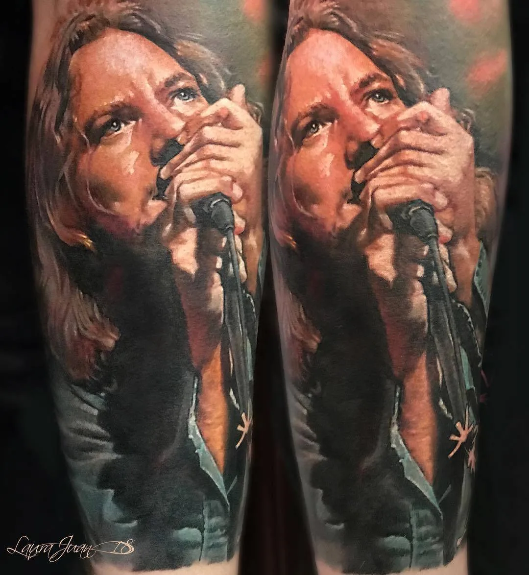 Artista del tatuaggio Laura Juan, ritratto a colori tatuaggio realistico | Madrid, Spagna