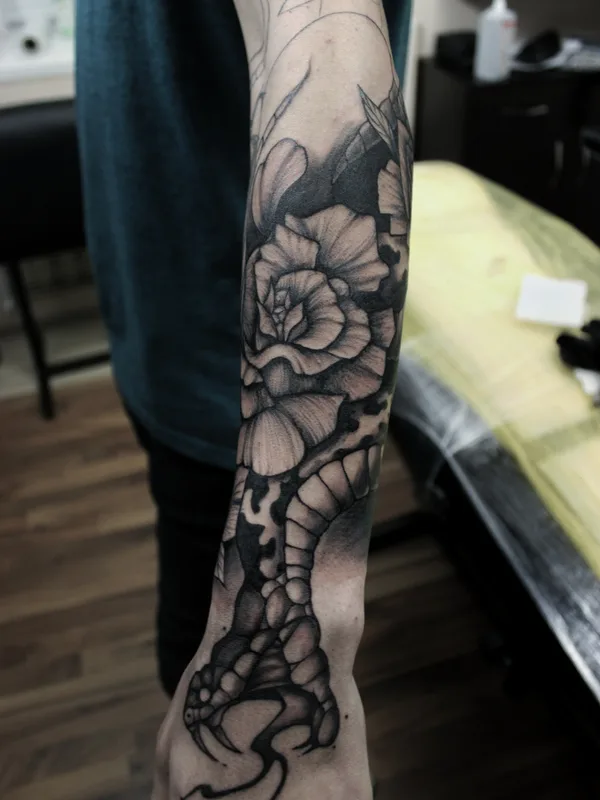 black and grey black and grey Tatuaggio su forearm #35121 | Tatuatore Nikita Kotlyuba