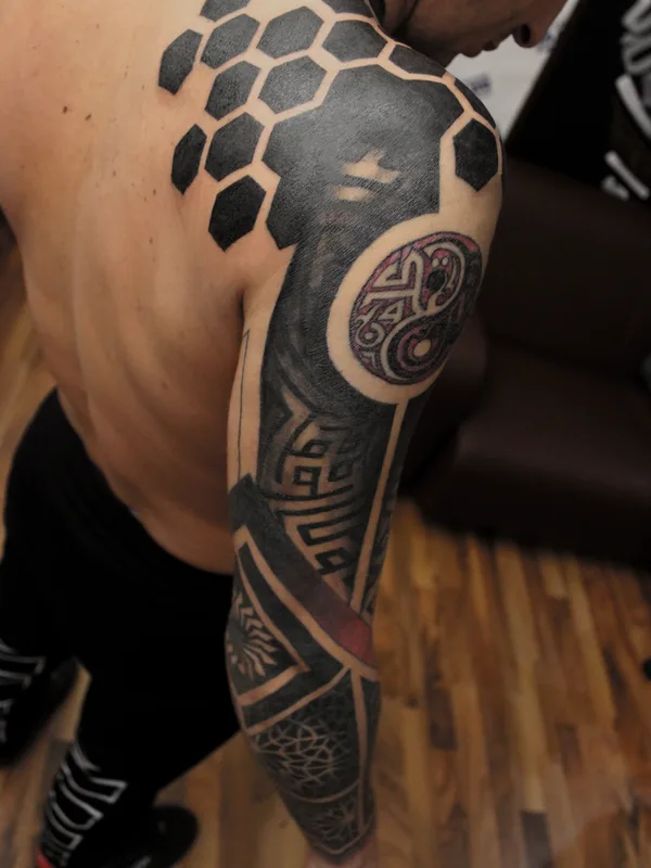 male black blackwork Tatuaggio su full sleeve #35126 | Tatuatore Nikita Kotlyuba