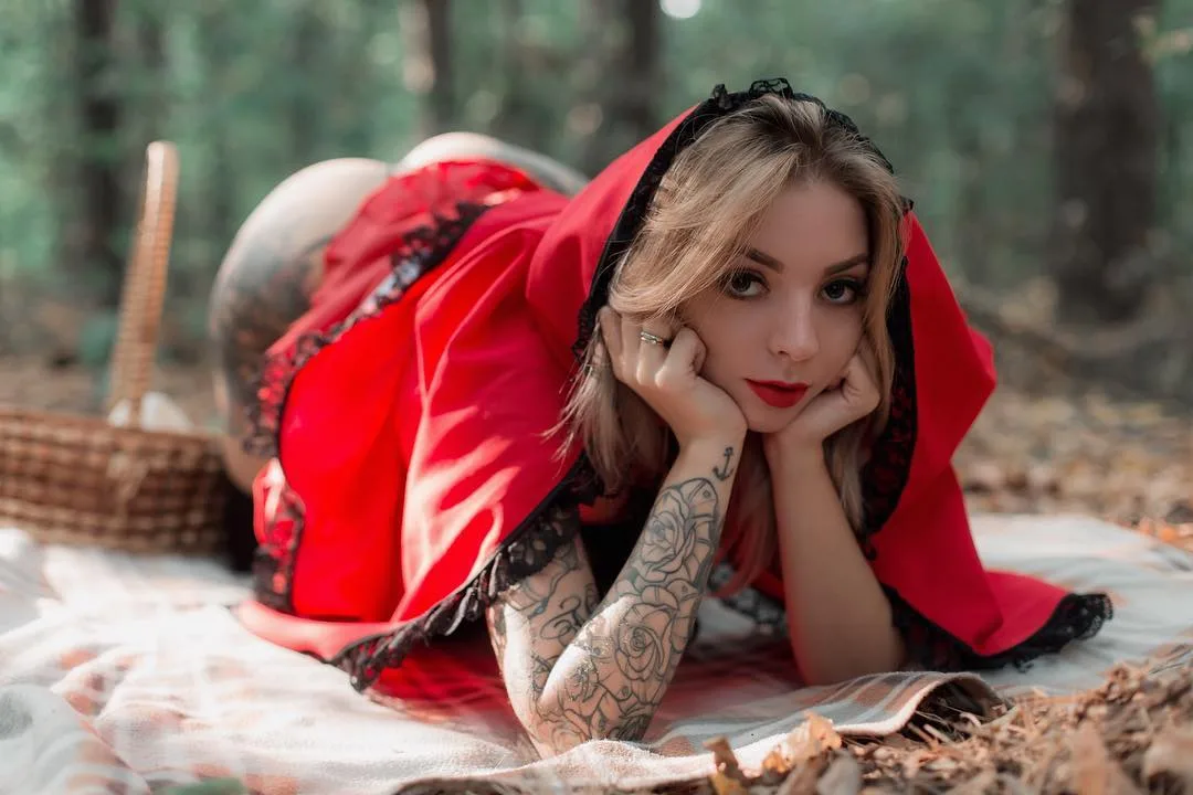 Tattooed model Elisa, alternative photo model, suicide girl | Russia