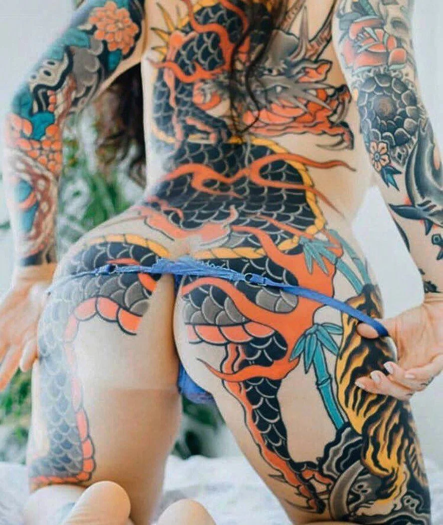 Artista del tatuaggio Ian Det, tatuaggio tradizionale giapponese a colori, tatuaggio orientale | Roma, Italia