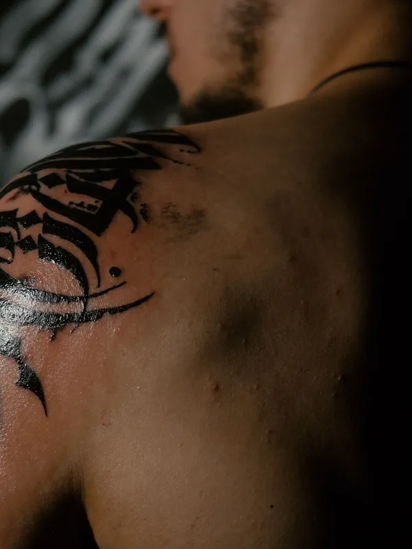 male black blackwork tattoo on shoulder #38616 | Tattoo Artist Kasim