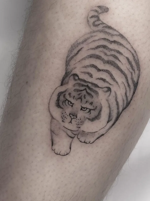black and grey sketch tatouage sur calf #49797 | Artiste tatoueur Лизавета Черникова
