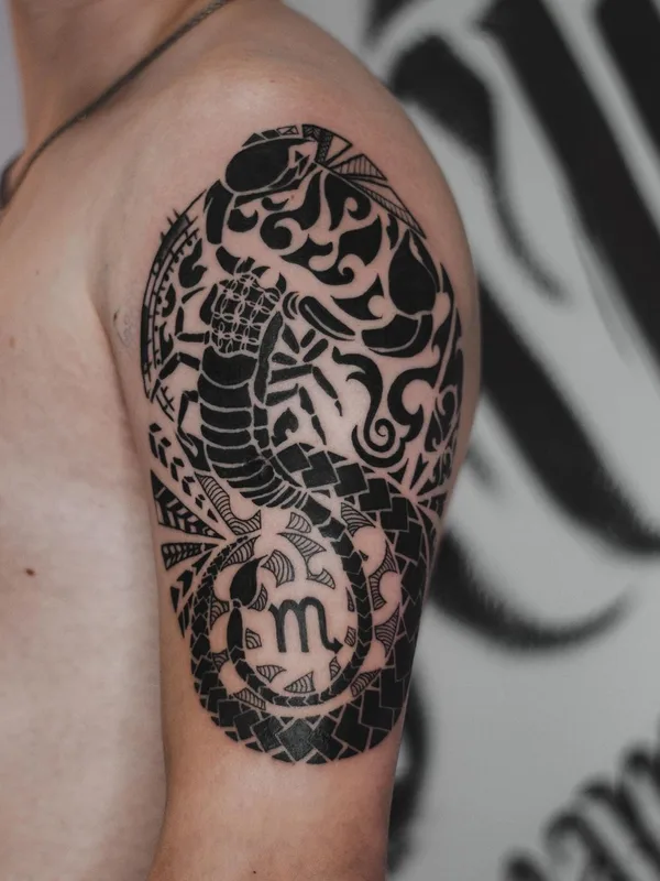 black tribal tattoo auf upper arm #49952 | Tätowierer Слёзы Мамки