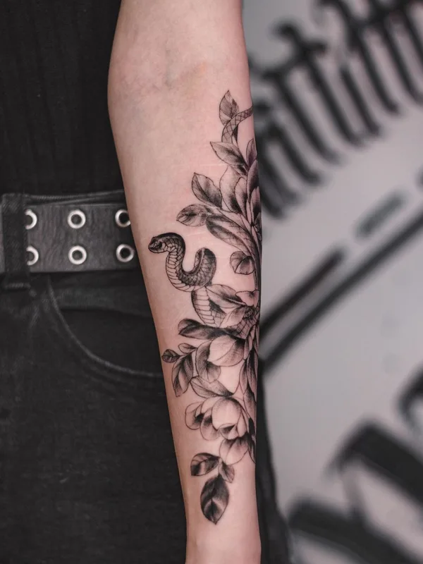black and grey blackwork tattoo auf forearm #49944 | Tätowierer Слёзы Мамки