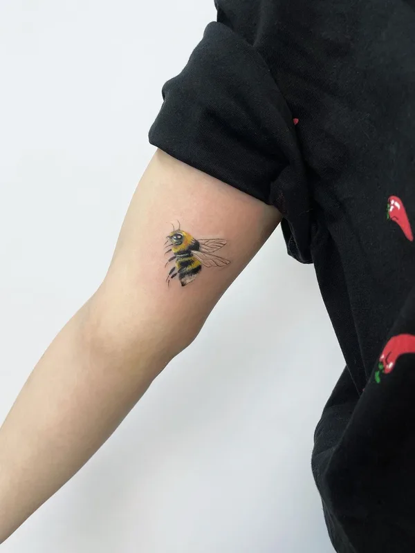 color illustrative tattoo auf forearm #50092 | Tätowierer Анна Иванова