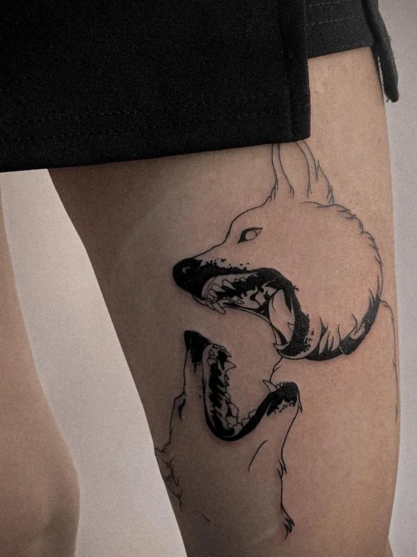 black linework Tatuaggio su thigh #50154 | Tatuatore Святослав Синяшин