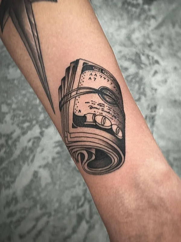 black and grey blackwork Tatuaggio su forearm #50159 | Tatuatore Святослав Синяшин