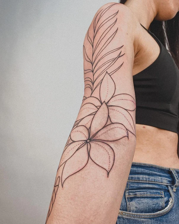 Лайнворк Flower, Leaf tattoo на Предплечье