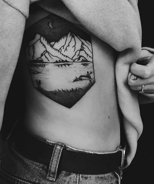 black and grey blackwork татуировка на ribcage #50244 | Тату мастер Юля Белова