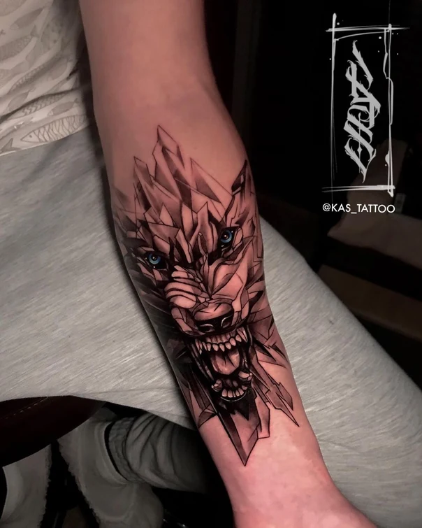 Геометрия Wolf tattoo на Предплечье