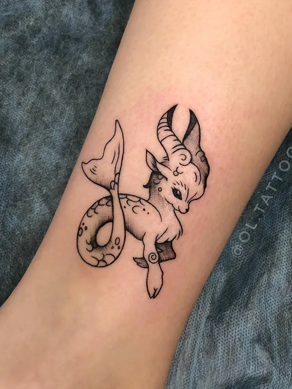 black and grey linework татуировка на calf #50531 | Тату мастер Ольга Иванова