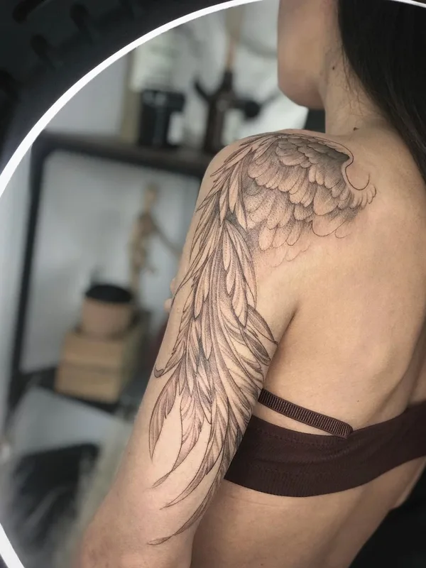 female black and grey black and grey tatuaje en shoulder #50660 | Tatuador Алина Чеботарева