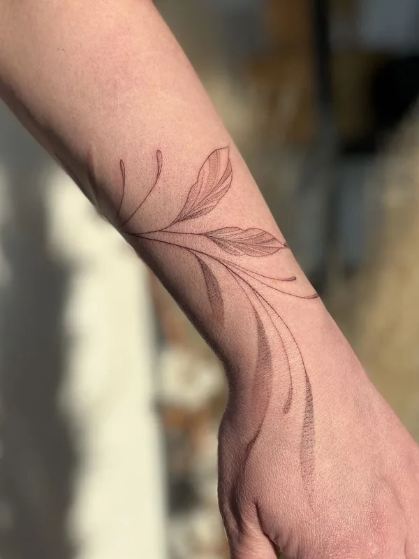 black fineline tatuaje en forearm #50667 | Tatuador Алина Чеботарева