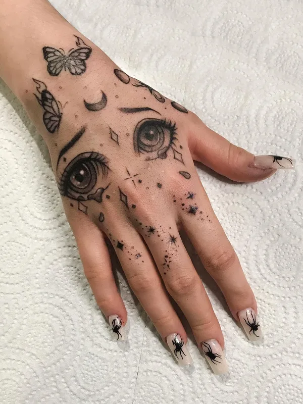 female black anime tatuaje en hand #50701 | Tatuador Аля Тугушева